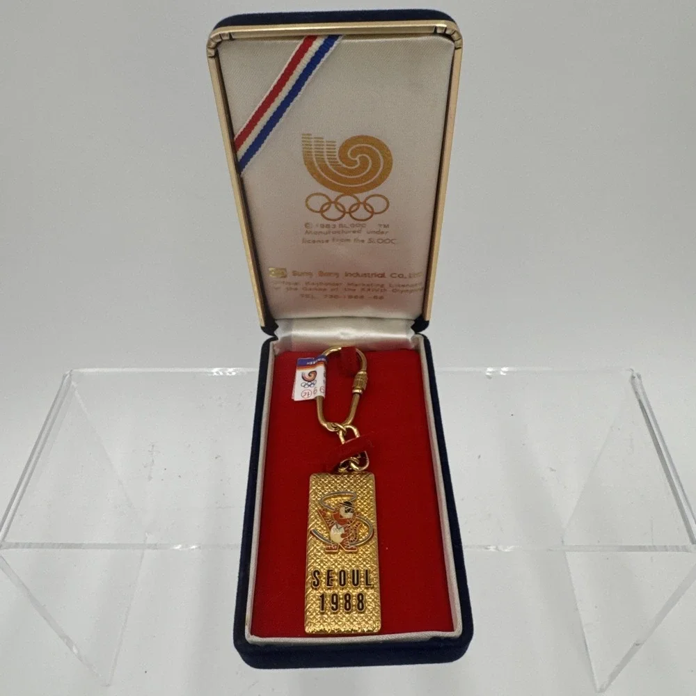 Vintage 1988 SEOUL OLYMPICS Keychain Sung Bang HYUNDAI‎ w/ Box